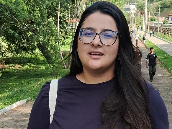 Yasmin Ferraz 400x300